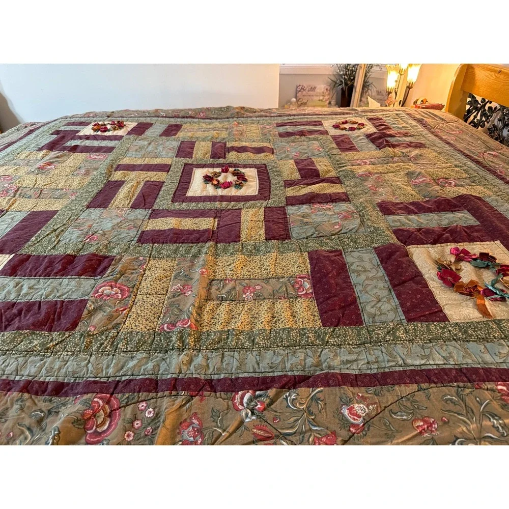 Vintage Handmade Patchwork Floral Quilt Burgundy Sage Green Ribbon Work Wreaths‎